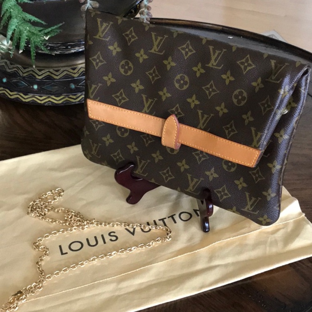 VINTAGE LOUIS VUITTON POUCHETTE PLIANTE CLUTCH